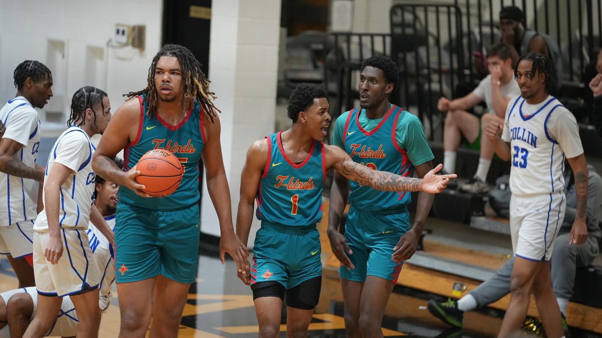 T-Birds Upset No. 1 seed Collin at Region V Tournament